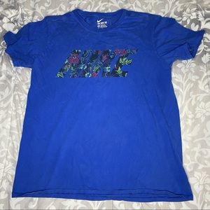 *NWOT* Nike Tee